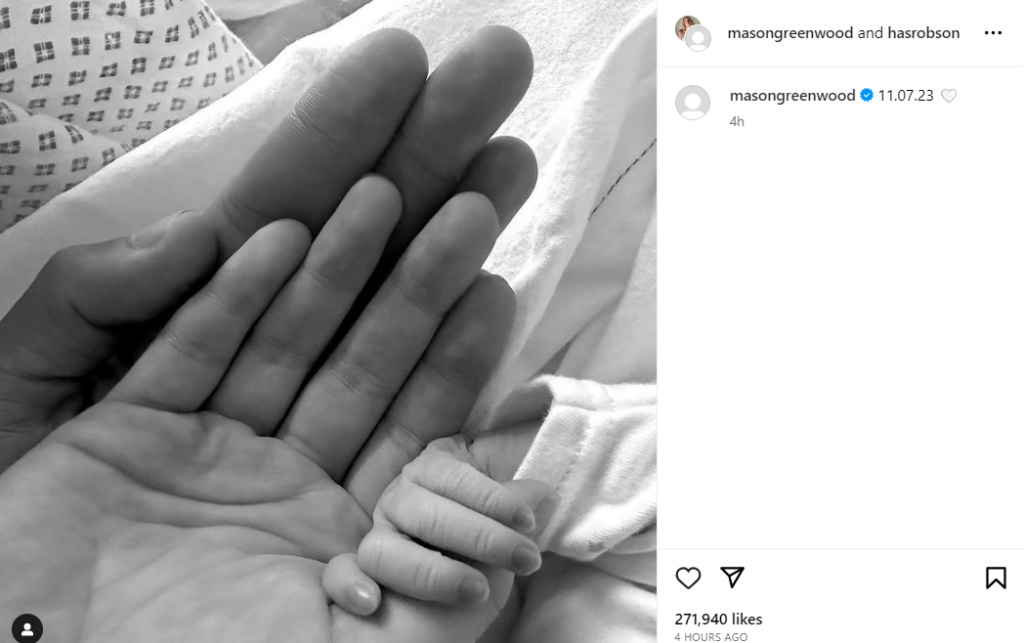 เมสัน กรีนวู้ด โพสต์ภาพจับมือลูกน้อย แสดงถึงการเป็นคุณพ่อมือใหม่